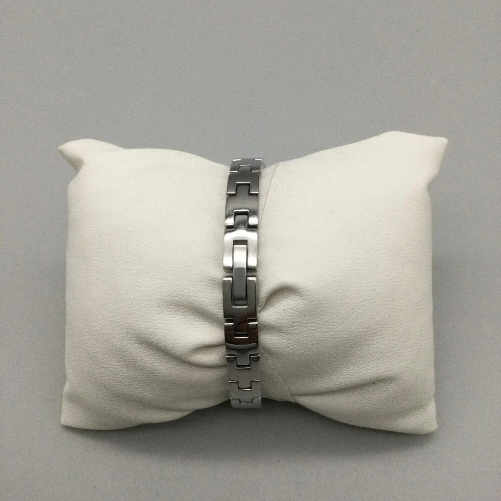 Pulsar Womens Watch 20mm MOP Dial Two Tone Crystals VX50-X252 Bracelet 5.75